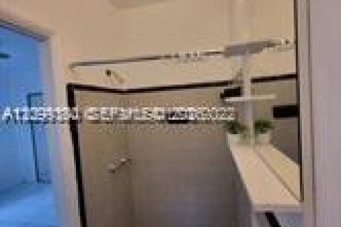 Villa ou maison à louer à Miami Beach, Floride: 2 chambres, 195.84 m2 № 2397423 - photo 8