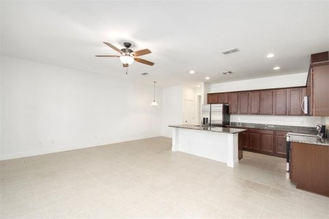 Adosado en venta en Winter Garden, Florida, 3 dormitorios, 177.26 m2 № 1917178 - foto 11