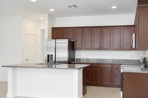 Adosado en venta en Winter Garden, Florida, 3 dormitorios, 177.26 m2 № 1917178 - foto 7