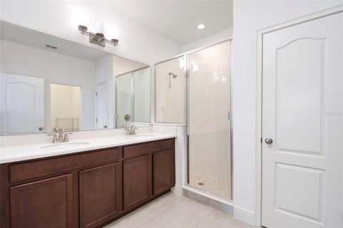 Adosado en venta en Winter Garden, Florida, 3 dormitorios, 177.26 m2 № 1917178 - foto 25
