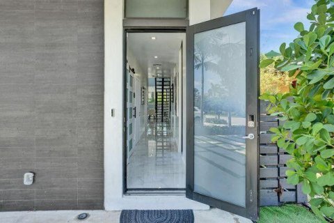 Touwnhouse à vendre à Fort Lauderdale, Floride: 3 chambres, 227.61 m2 № 2249942 - photo 4