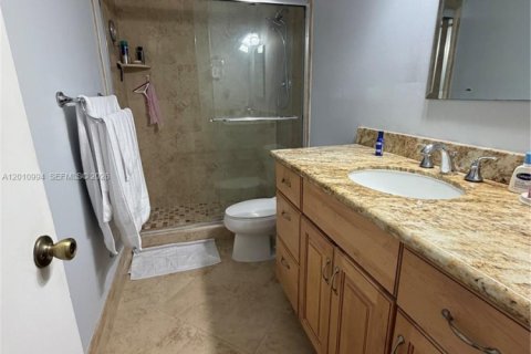 Condominio en alquiler en Miami, Florida, 2 dormitorios, 92.9 m2 № 2075244 - foto 6