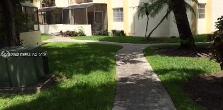 Condominio en Miami, Florida, 2 dormitorios № 2075244
