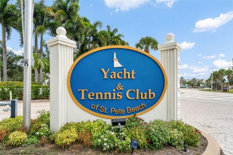 Copropriété à vendre à Saint Pete Beach, Floride: 2 chambres, 109.16 m2 № 2406554 - photo 2