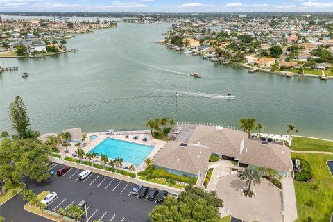 Copropriété à vendre à Saint Pete Beach, Floride: 2 chambres, 109.16 m2 № 2406554 - photo 7