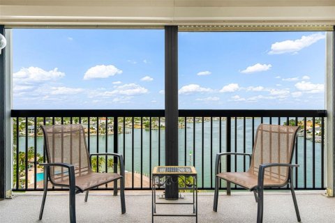 Copropriété à vendre à Saint Pete Beach, Floride: 2 chambres, 109.16 m2 № 2406554 - photo 30