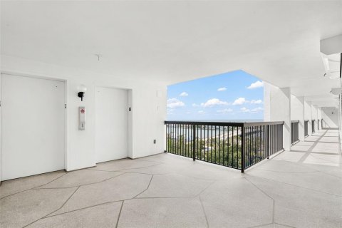 Copropriété à vendre à Saint Pete Beach, Floride: 2 chambres, 109.16 m2 № 2406554 - photo 12