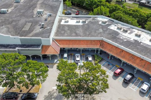 Commercial property in Miami, Florida № 1986937 - photo 20