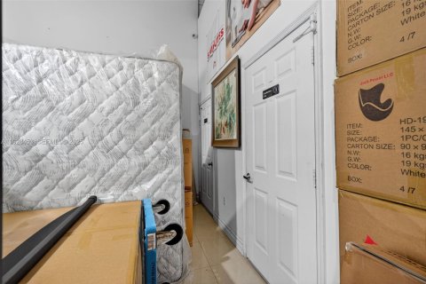 Commercial property in Miami, Florida № 1986937 - photo 15