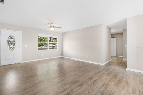 House in Ocala, Florida 3 bedrooms, 104.79 sq.m. № 1720711 - photo 12