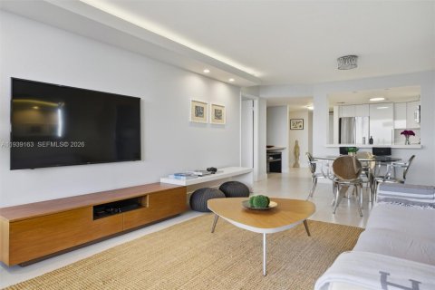Condo in Miami Beach, Florida, 1 bedroom  № 1996546 - photo 6