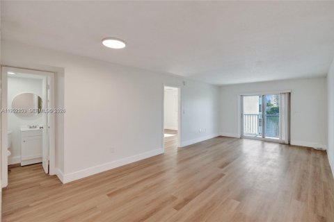 Снять в аренду кондоминиум в Майами-Бич, Флорида 1 спальня, 70.42м2, № 2006512 - фото 6