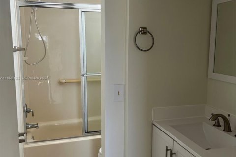 Снять в аренду кондоминиум в Майами-Бич, Флорида 1 спальня, 70.42м2, № 2006512 - фото 20