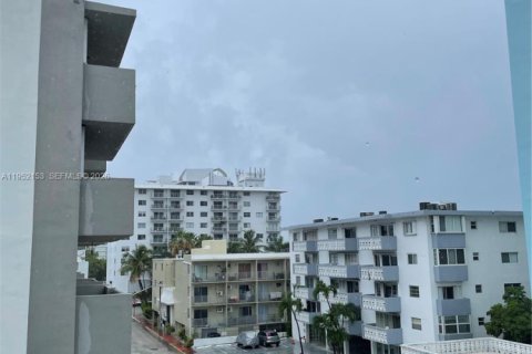 Снять в аренду кондоминиум в Майами-Бич, Флорида 1 спальня, 70.42м2, № 2006512 - фото 4