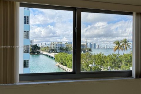 Снять в аренду кондоминиум в Майами-Бич, Флорида 1 спальня, 70.42м2, № 2006512 - фото 17