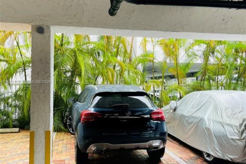 Снять в аренду кондоминиум в Майами-Бич, Флорида 1 спальня, 70.42м2, № 2006512 - фото 3