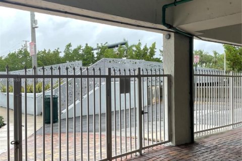 Снять в аренду кондоминиум в Майами-Бич, Флорида 1 спальня, 70.42м2, № 2006512 - фото 5