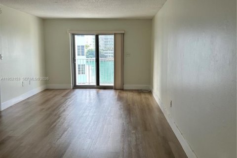 Снять в аренду кондоминиум в Майами-Бич, Флорида 1 спальня, 70.42м2, № 2006512 - фото 16