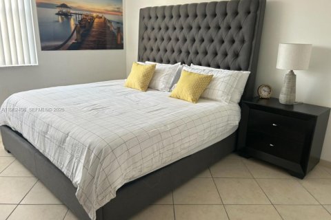 Снять в аренду кондоминиум в Авентура, Флорида 2 спальни, 109.62м2, № 2080938 - фото 14