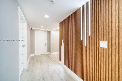 Купить кондоминиум в Халландейл-Бич, Флорида 3 спальни, 145.95м2, № 1927874 - фото 3