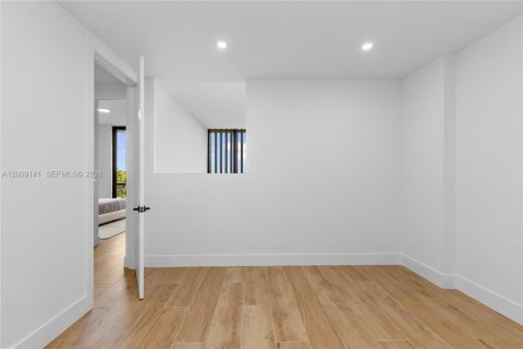 Condominio en venta en Miami, Florida, 2 dormitorios, 137.03 m2 № 2145900 - foto 13