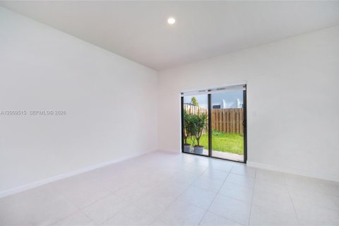 Touwnhouse à vendre à Homestead, Floride: 3 chambres, 157.47 m2 № 2089994 - photo 9