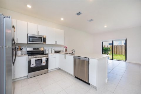 Touwnhouse à vendre à Homestead, Floride: 3 chambres, 157.47 m2 № 2089994 - photo 6