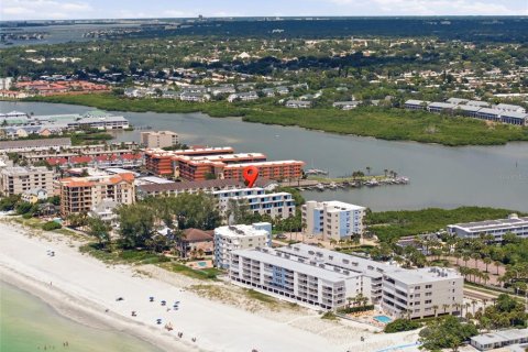 Copropriété à vendre à Indian Shores, Floride: 4 chambres, 287.35 m2 № 2399401 - photo 18