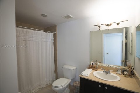Condominio en venta en Coral Gables, Florida, 2 dormitorios, 90.12 m2 № 1952158 - foto 9