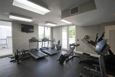 Condominio en venta en Coral Gables, Florida, 2 dormitorios, 90.12 m2 № 1952158 - foto 17