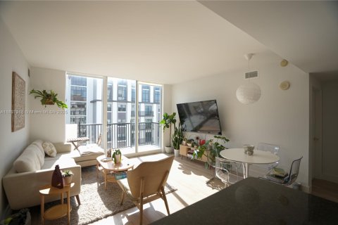 Купить кондоминиум в Корал-Гейблс, Флорида 2 спальни, 90.12м2, № 1952158 - фото 1