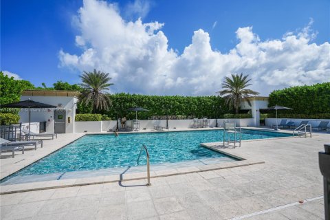 Condominio en venta en Coral Gables, Florida, 2 dormitorios, 90.12 m2 № 1952158 - foto 13