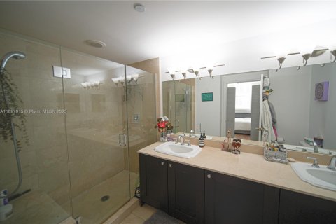 Condominio en venta en Coral Gables, Florida, 2 dormitorios, 90.12 m2 № 1952158 - foto 6