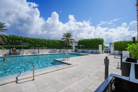 Condominio en venta en Coral Gables, Florida, 2 dormitorios, 90.12 m2 № 1952158 - foto 14