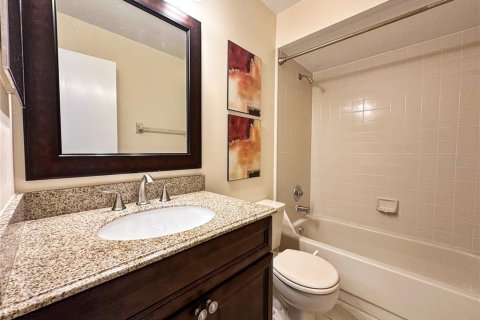 Dúplex en venta en Orlando, Florida, 3 dormitorios, 129.97 m2 № 2095665 - foto 19