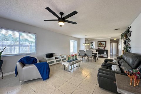 Dúplex en venta en Orlando, Florida, 3 dormitorios, 129.97 m2 № 2095665 - foto 9