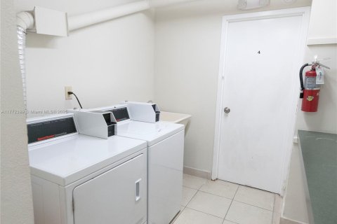 Copropriété à vendre à Miami Beach, Floride: 1 chambre, 79.43 m2 № 1959613 - photo 15