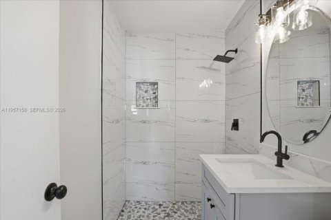 House in Pompano Beach, Florida 3 bedrooms, 102.01 sq.m. № 2011292 - photo 9