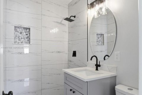 House in Pompano Beach, Florida 3 bedrooms, 102.01 sq.m. № 2011292 - photo 8