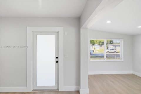 House in Pompano Beach, Florida 3 bedrooms, 102.01 sq.m. № 2011292 - photo 22