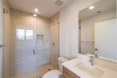Townhouse in Miami, Florida 4 bedrooms № 2020684 - photo 7