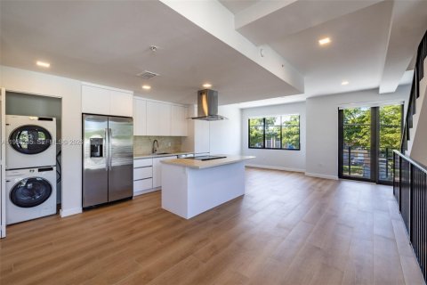 Touwnhouse à Miami, Floride 4 chambres № 2020684