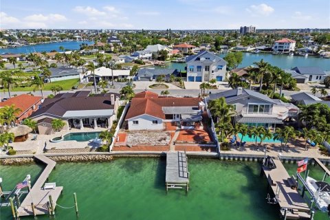 Villa ou maison à vendre à Treasure Island, Floride: 4 chambres, 223.8 m2 № 2148094 - photo 22
