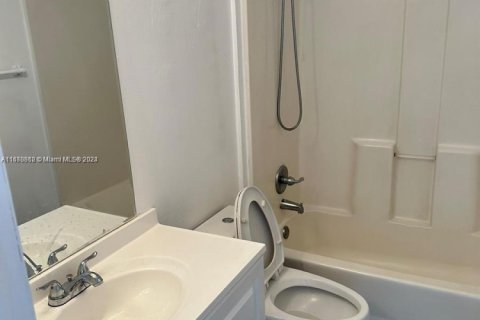 Villa ou maison à louer à Pembroke Pines, Floride: 2 chambres, 285.21 m2 № 1863773 - photo 9