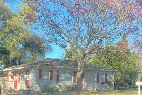 House in Lakeland, Florida 3 bedrooms, 77.67 sq.m. № 2107063