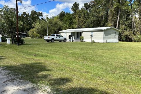 Casa en venta en Satsuma, Florida, 3 dormitorios, 115.94 m2 № 801310 - foto 1