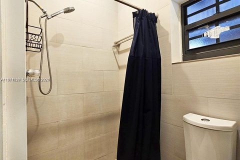 Commercial property in Coral Gables, Florida 1 bedroom, 46.45 sq.m. № 2032441 - photo 7