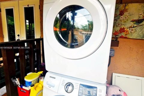 Commercial property in Coral Gables, Florida 1 bedroom, 46.45 sq.m. № 2032441 - photo 9