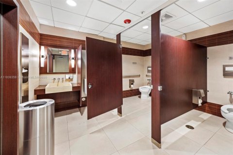 Propiedad comercial en venta en Miami Beach, Florida № 1829012 - foto 26