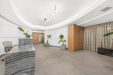 Propiedad comercial en venta en Miami Beach, Florida № 1829012 - foto 4